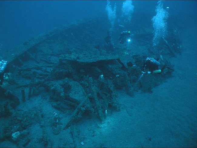 the USS Monitor lies 230 feet below the ocean surface