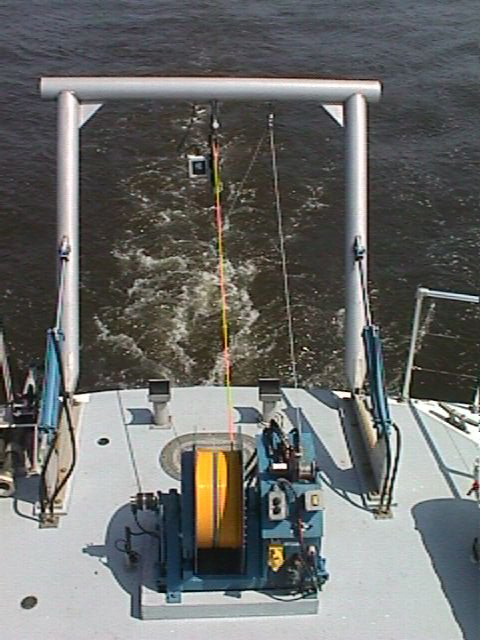 Side scan sonar units